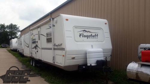 2006 FLAGSTAFF M 831 BHSS BY FOREST RIVER