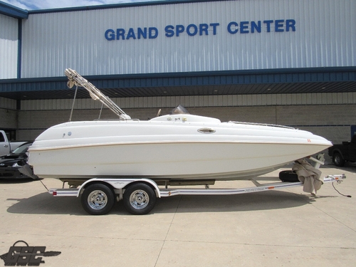 2000 Starcraft 2415 Aurora Deckboat
