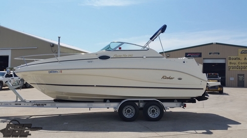 PENDING 2000 RINKER 242 FIESTA VEE