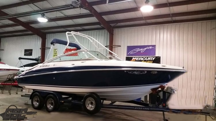 2004 FOUR WINNS 250/260