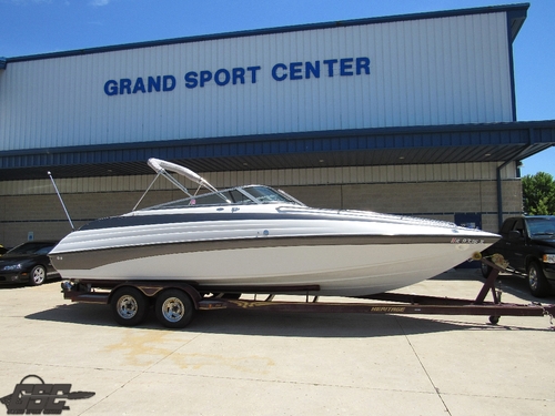 1998 Crownline 266 CCR Cuddy Cabin