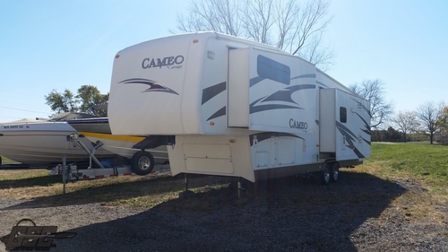 2009 CAMEO BY CARRIAGE F37KS3