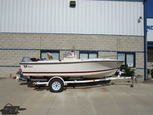 1985 Wellcraft 180 Fisherman Center-console