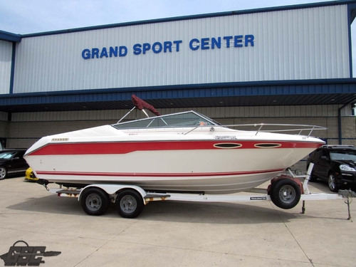 1990 SeaRay 220 Cuddy Cabin