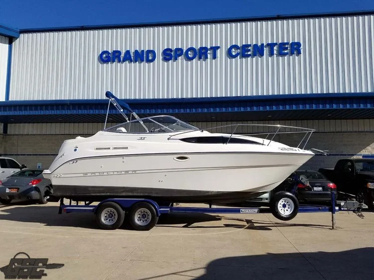 2005 Bayliner 245 SB