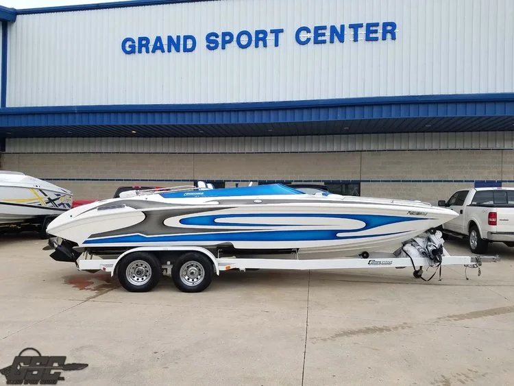 2003 Commander 24 Signature Midcabin