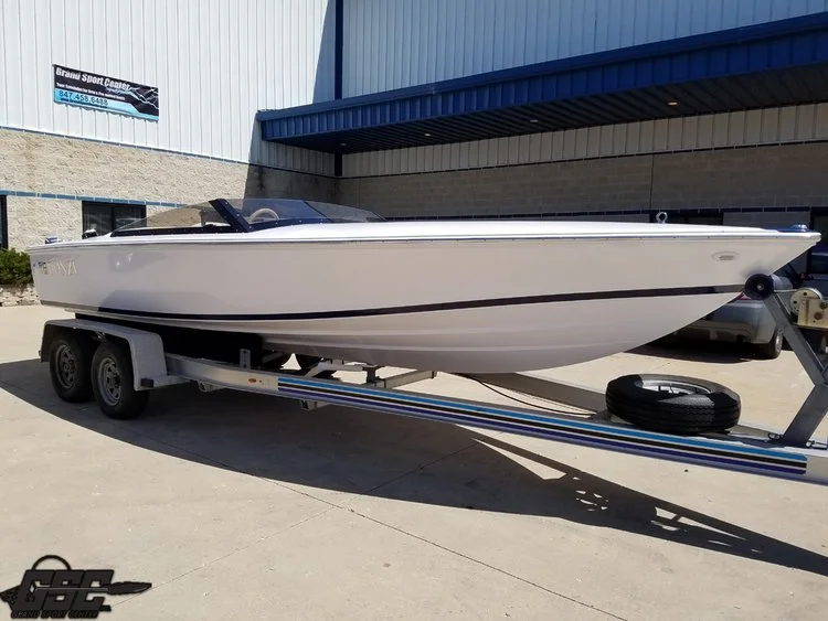2005 DONZI 22 CLASSIC