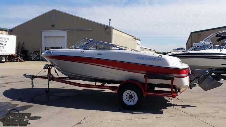 2002 FOUR WINNS 180 HORIZON