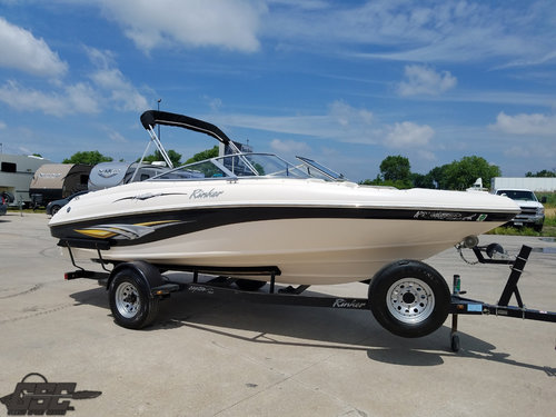 2004 Rinker 192 Captiva Bowrider