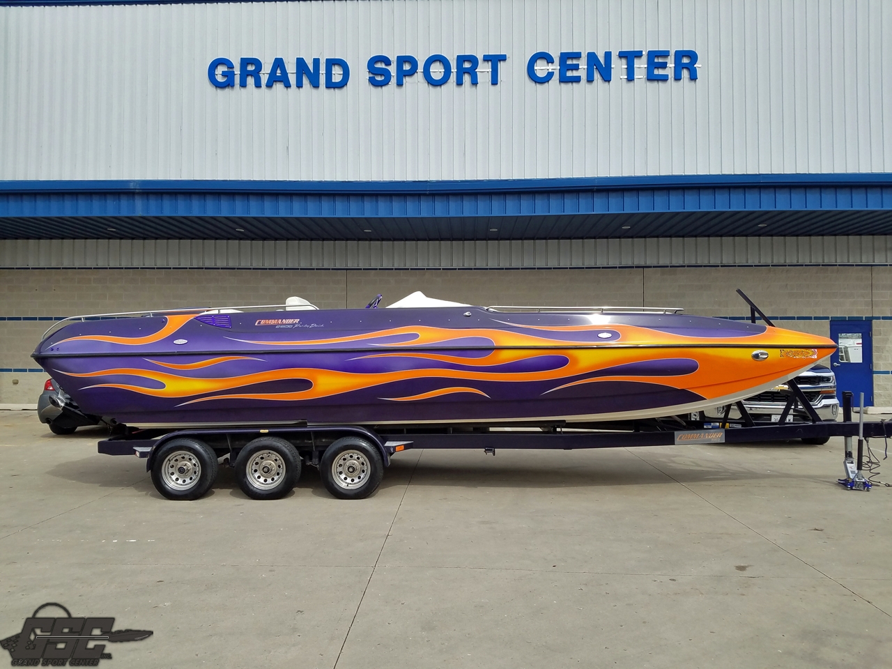 2004 Commander 2800 PartyCat