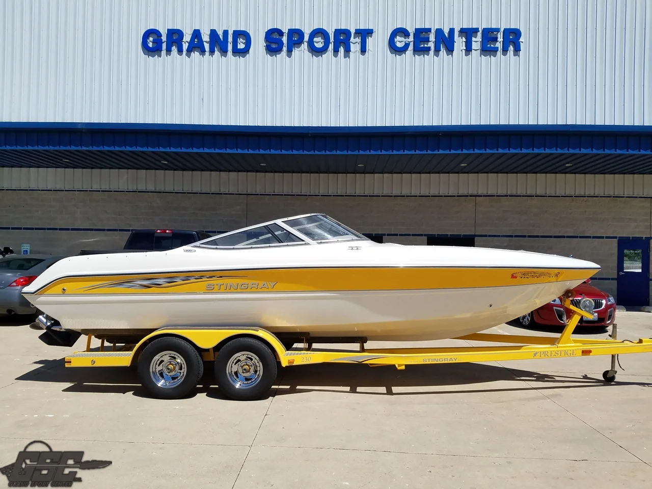 2003 Stingray 230 Bowrider