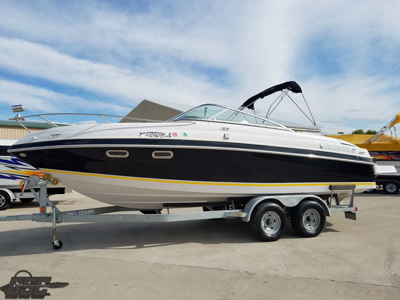 2004 Four Winns 245 Sundowner