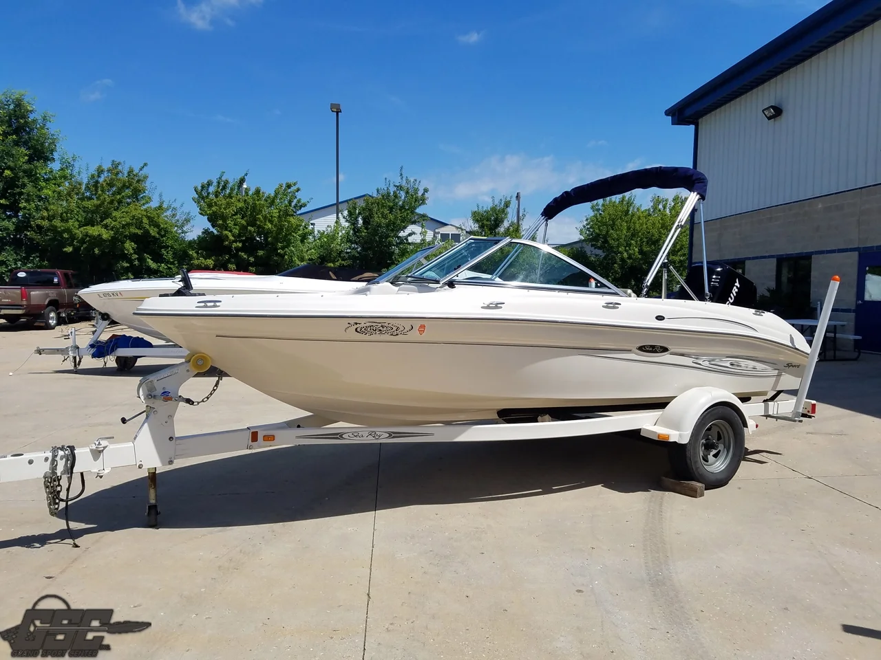 2006 Sea Ray 185 Sport Bowrider - Fish and Ski
