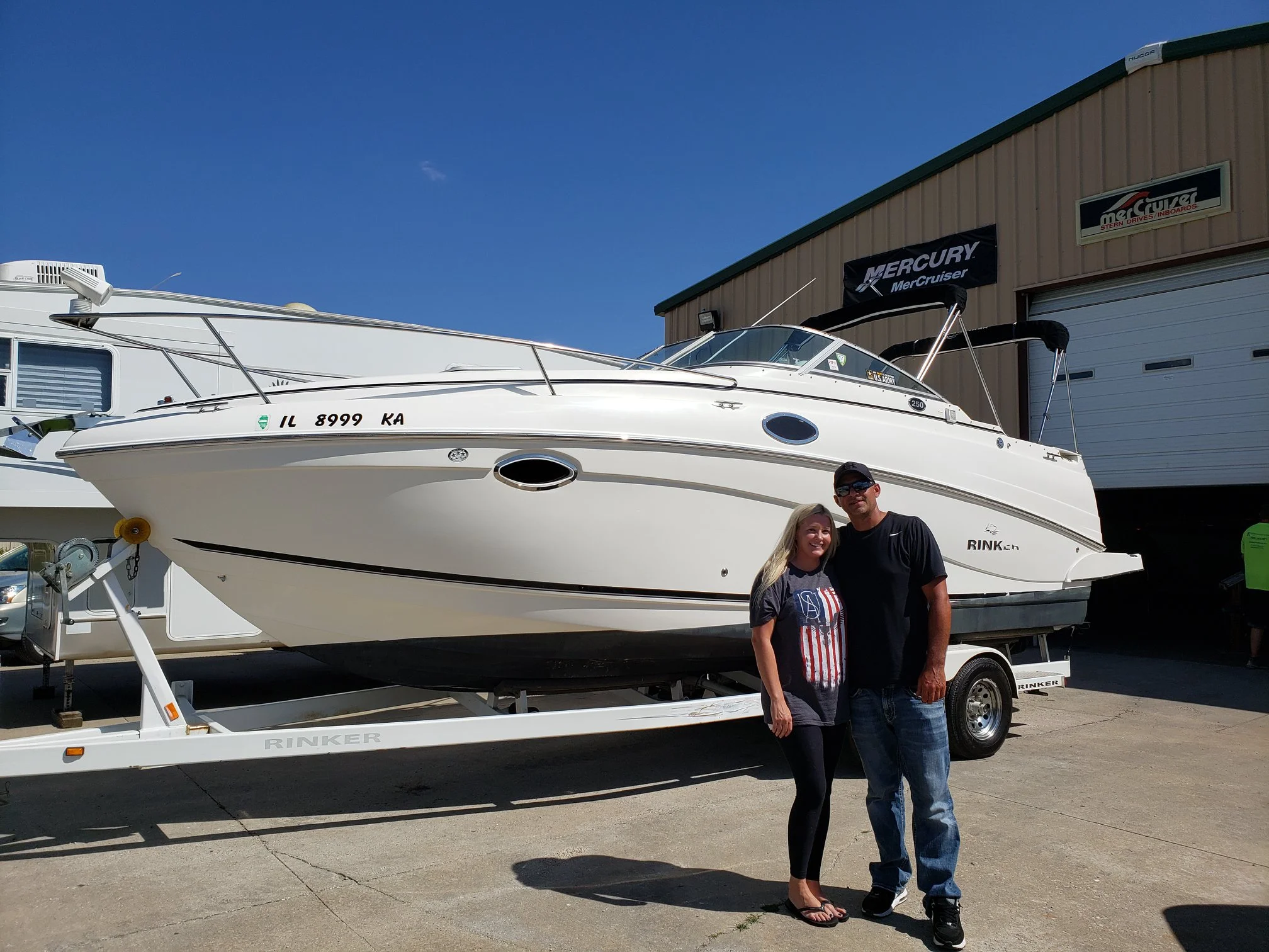 2006 Rinker 250 Express Cruiser