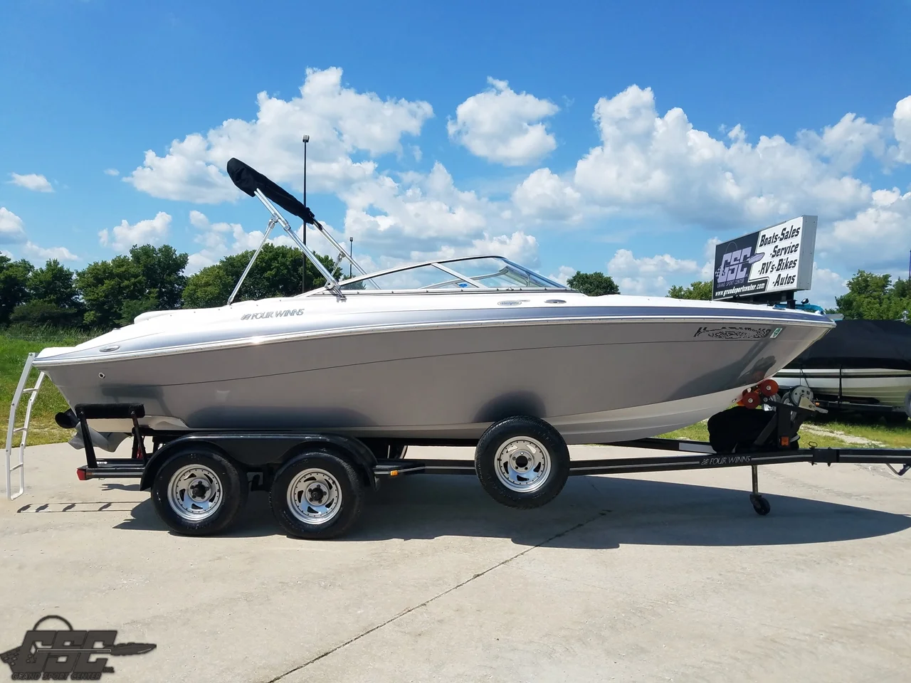 2007 Four Winns 210 Horizon