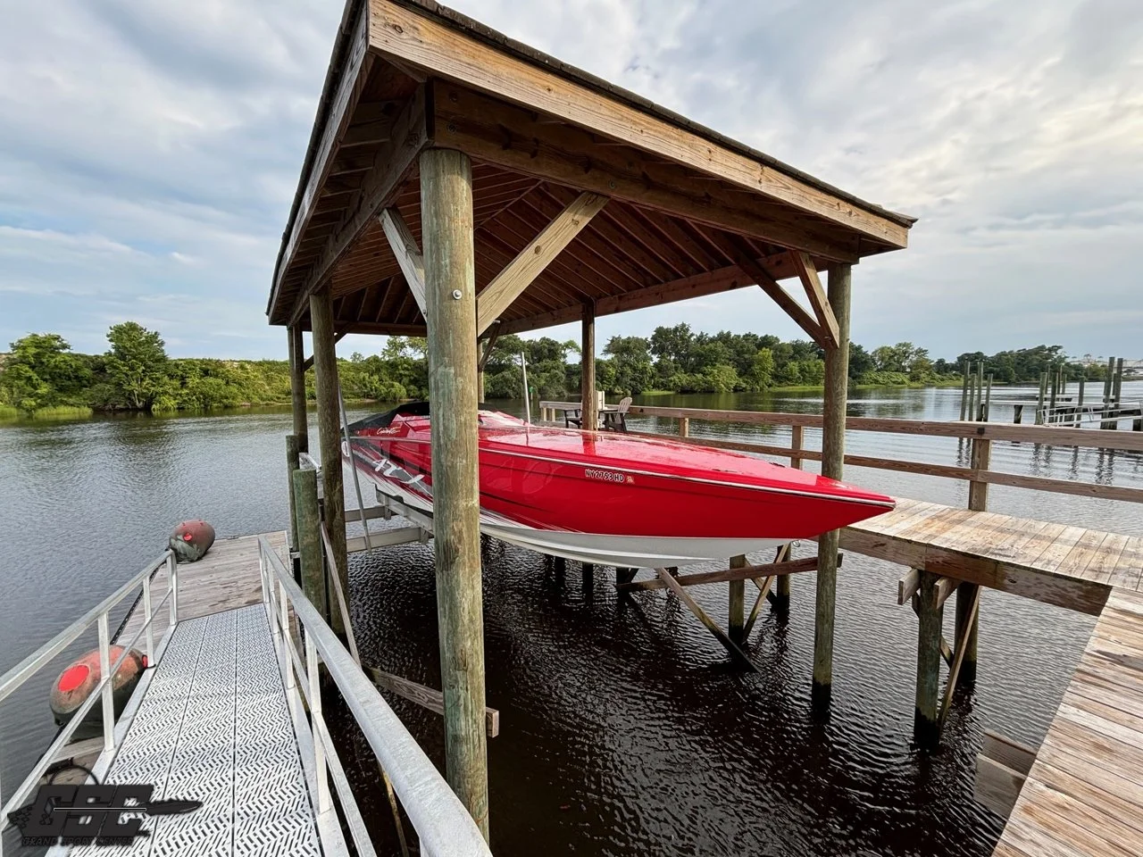 2011 Cigarette 42X - 012.jpg