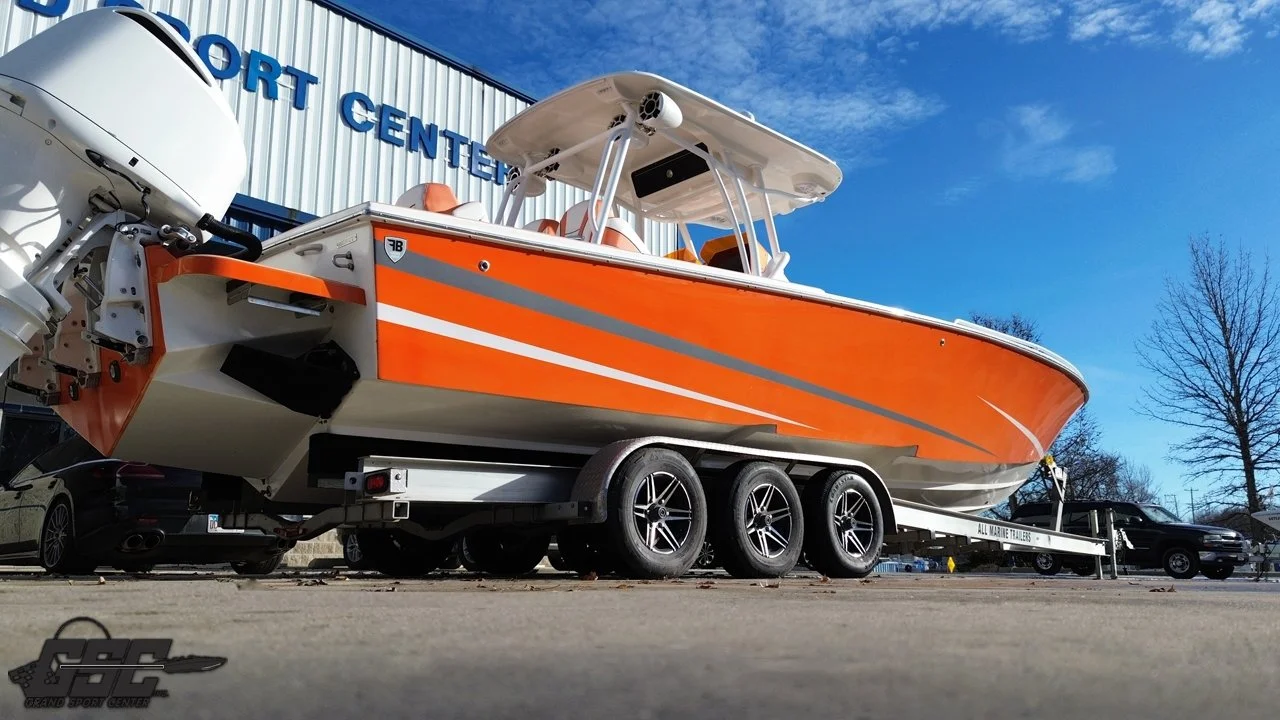 2021 Avanti 36 Center Console — Grand Sport Center