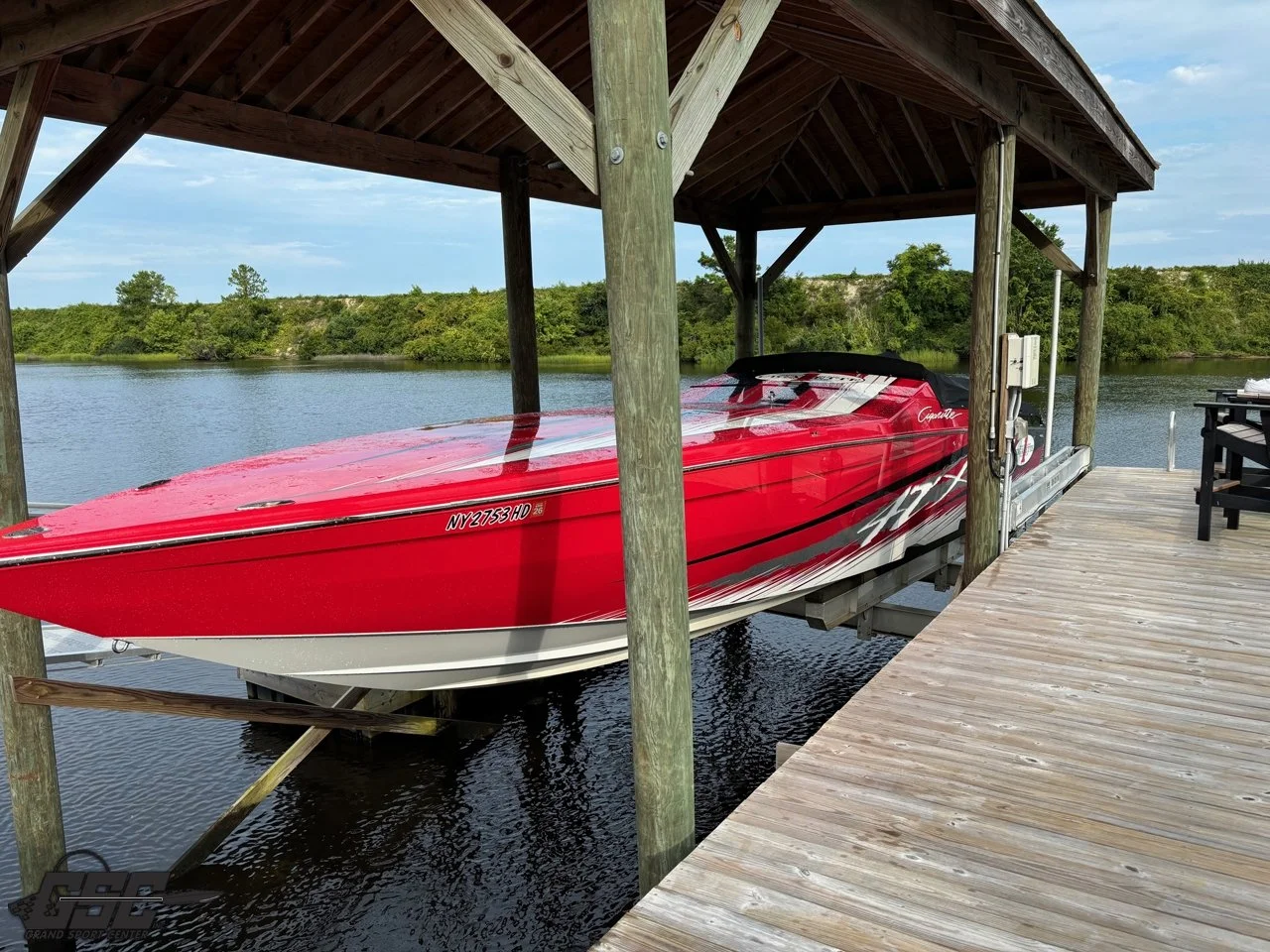 2011 Cigarette 42X - 011a.jpg