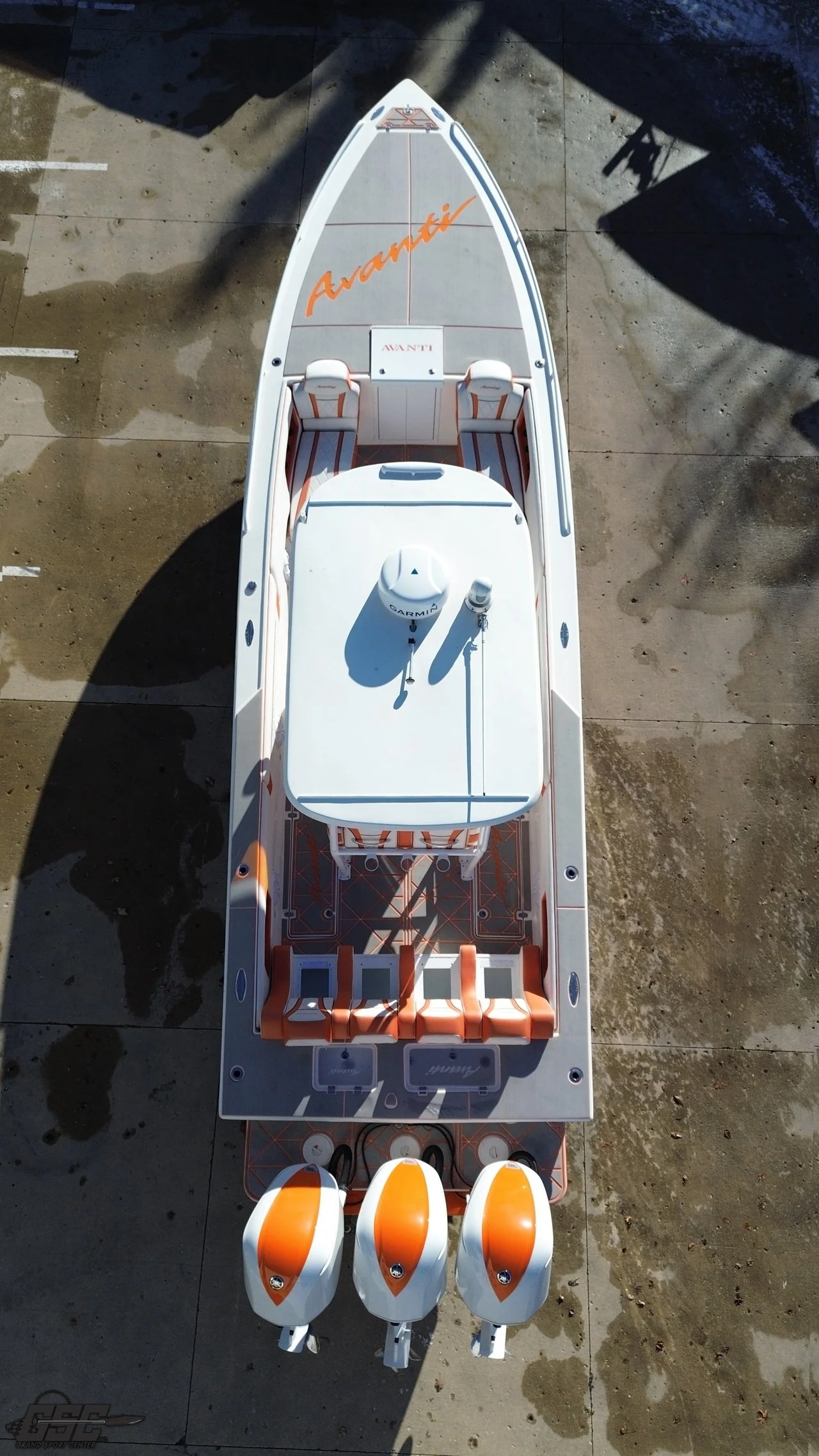 2021 Avanti 36 Center Console — Grand Sport Center