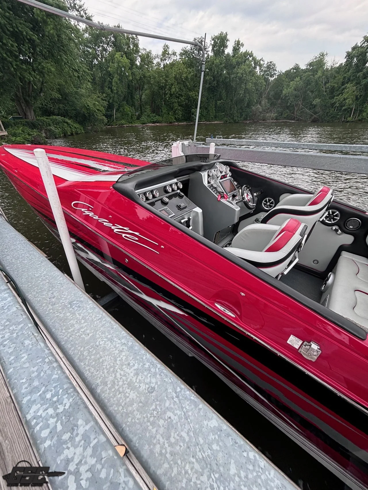 2011 Cigarette 42X - 009.jpg