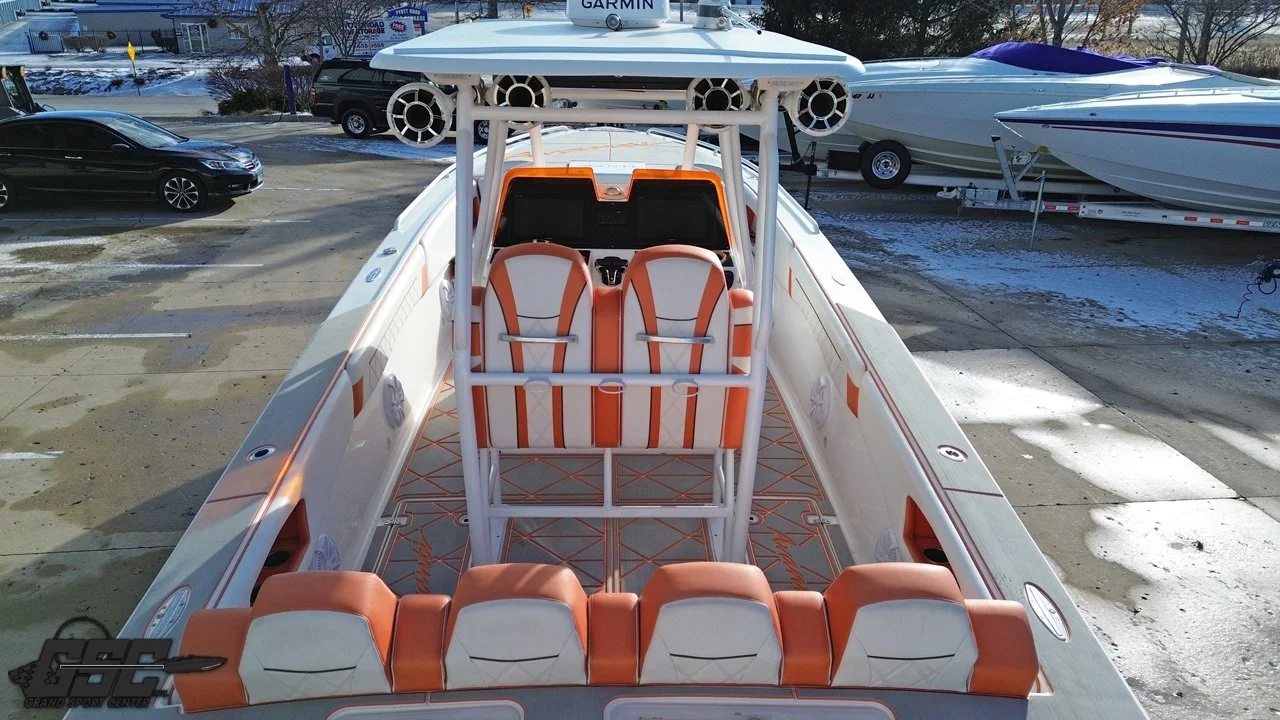 2021 Avanti 36 Center Console — Grand Sport Center