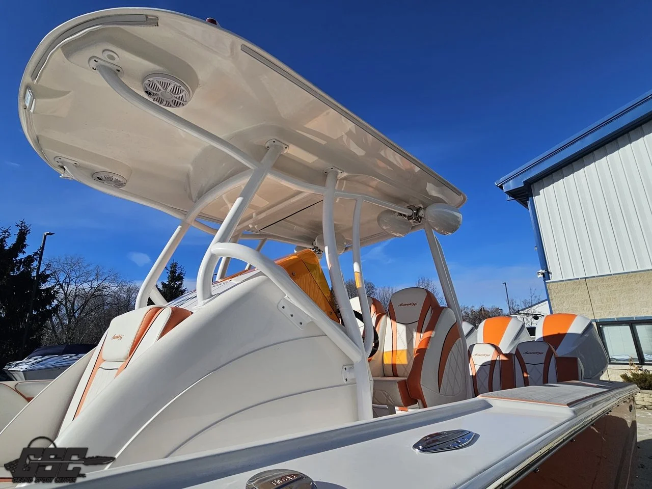 2021 Avanti 36 Center Console — Grand Sport Center