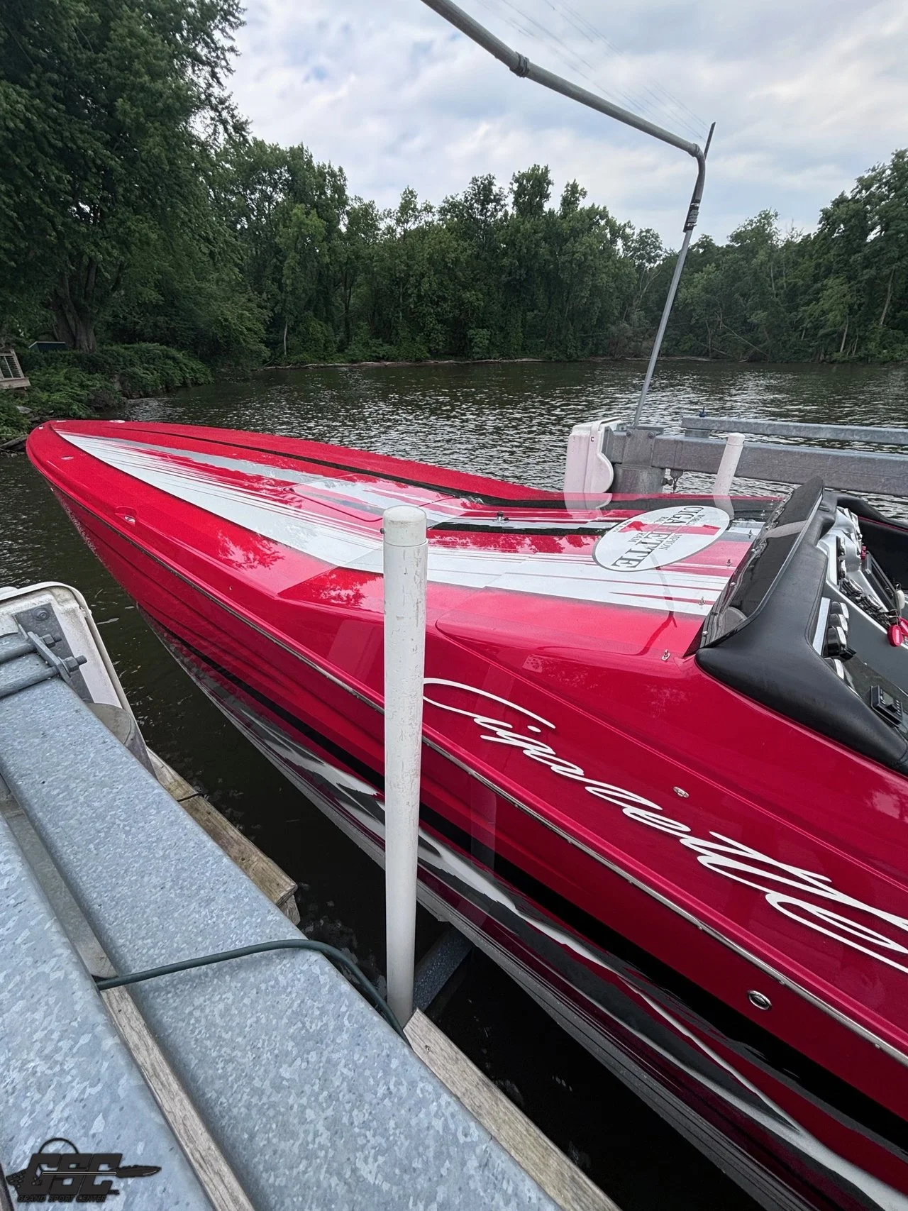 2011 Cigarette 42X - 010.jpg