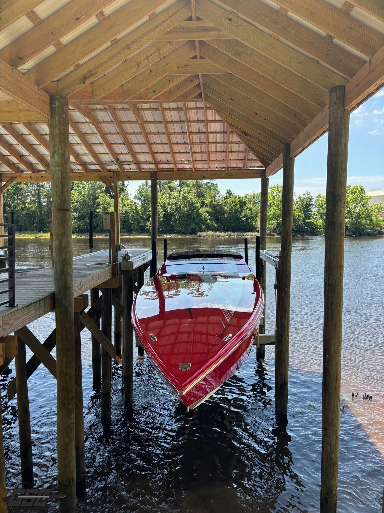 2011 Cigarette 42X - 015.jpg