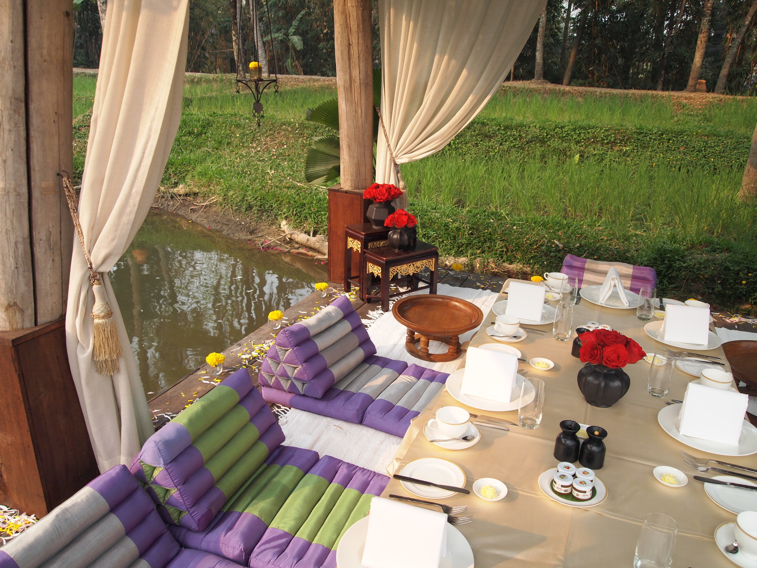  Thailand. &nbsp;Breakfast in the Four Seasons Resort Chiang Mai's&nbsp;{ritzy} rice barn. 