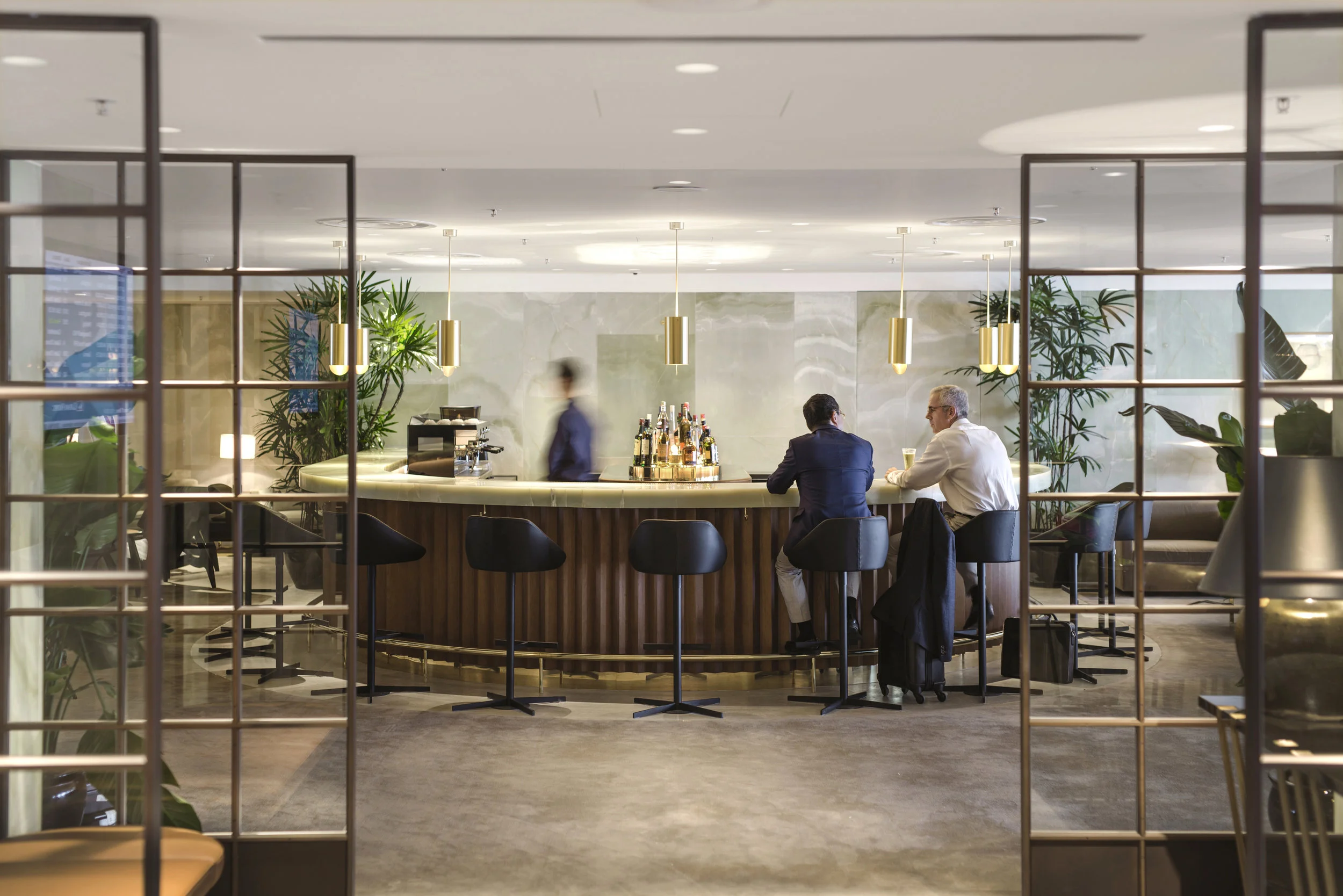 Style Inspiration: The Pier Business + First Class Lounges in Hong Kong