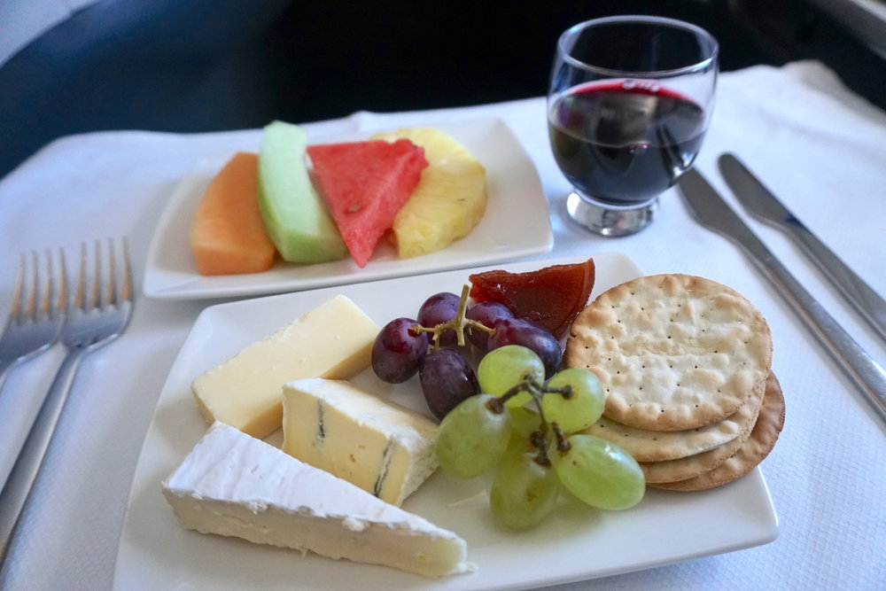 Chic snacks: Wine and cheese