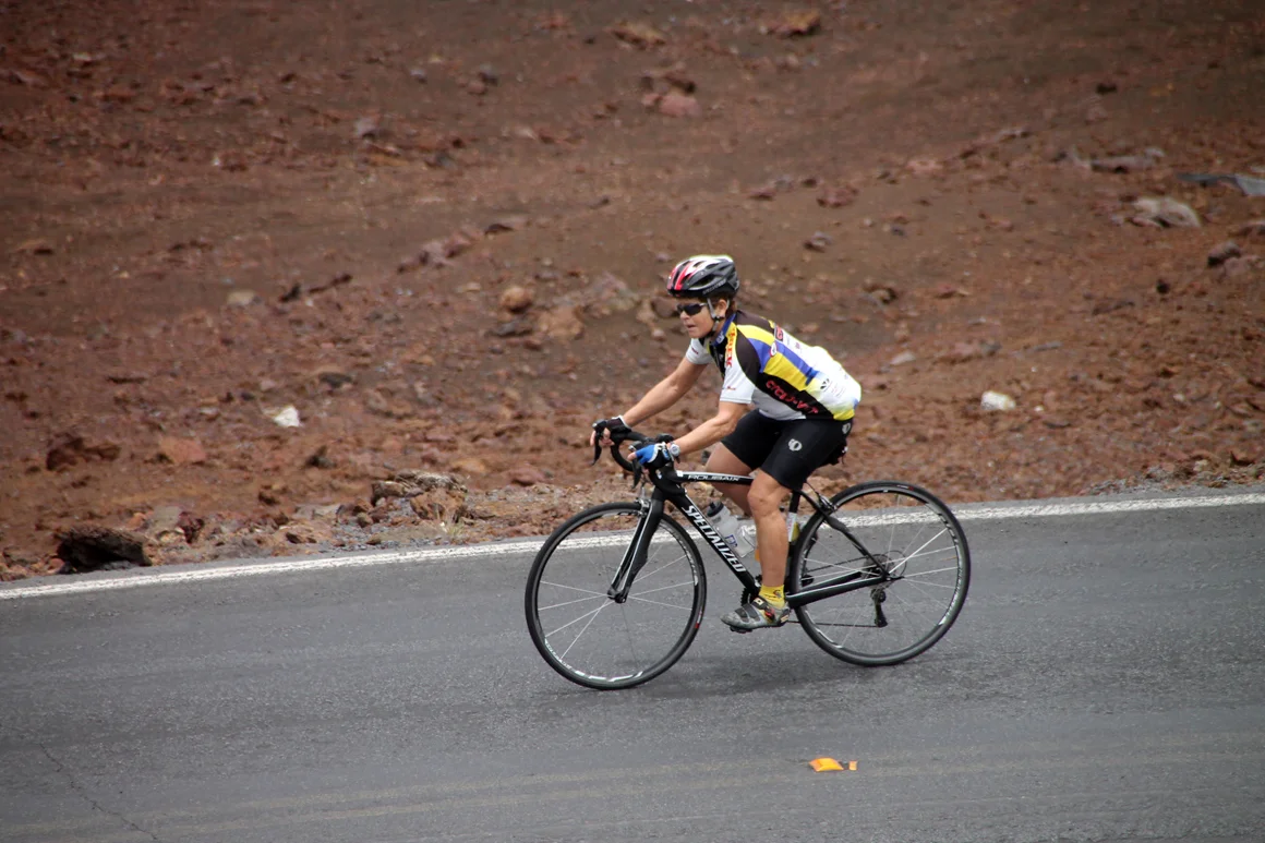 Ellen is definitely working as she sees the 10,023-foot summit approaching just ahead.