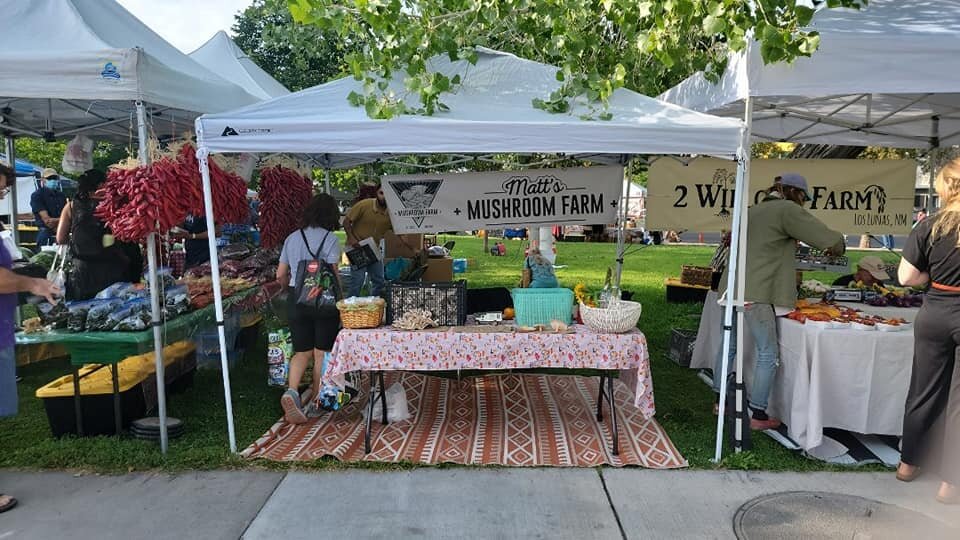 We seriously have the best spot at the market. Regeneration Farm from the South Valley and 2 Willows from Los Luna's on one side, Mago's Farm (roasting on site) and Silver Leaf on the other. All the best stuff at the market in one row.