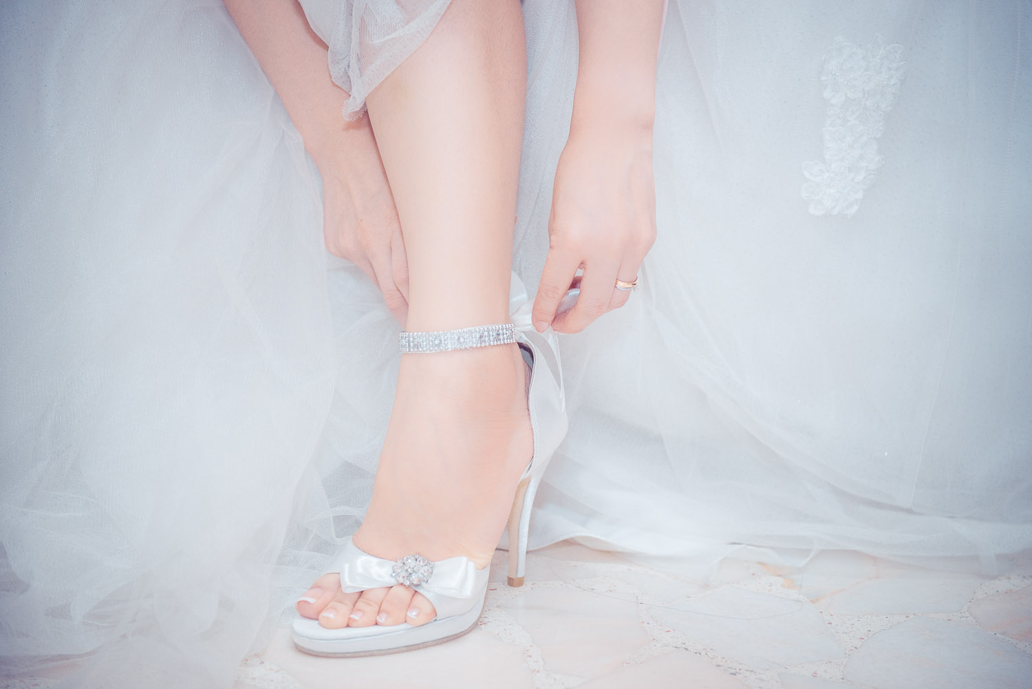 Bride wear wedding shoe Bokelicious Photography