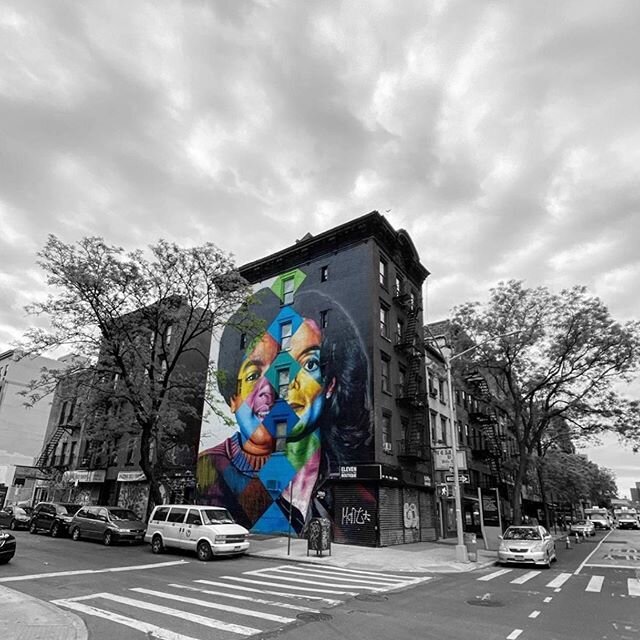 Black or White&rsquo; Michael Jackson by @kobrastreetart painted in the summer of 2018🗽400 E 11th Street &amp; 1st Avenue in the East Village, NYC.

pic by @catscoffeecreativity

#mow #musiconwalls #musicart #music #michaeljackson #blackorwhite #kob