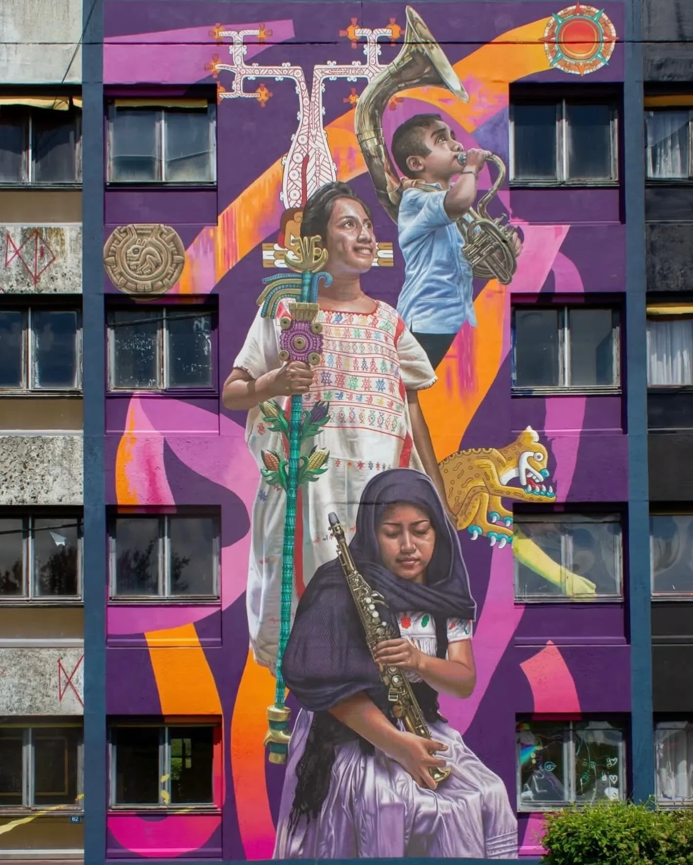 &ldquo;Sonidos ancestrales&rdquo; by @oscaraxoart for @streetartcity.officiel (2024)

Tribute to the musical culture of #Oaxaca, cycles of rhythms and melodies that intertwine to reflect the beating of the earth and that accompany us throughout the c