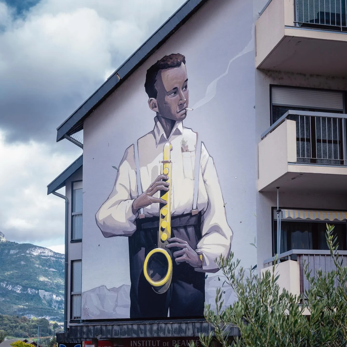 MILES by @mr.difuz
2025

📸 @fabe_co

#mow #musiconwalls #mrdifuz #milesdavis #mural