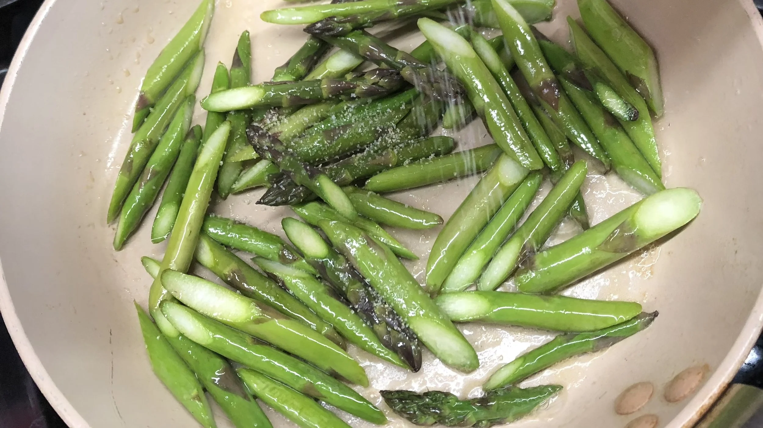 Asparagus Roasting 16x9 Cooking step.jpg