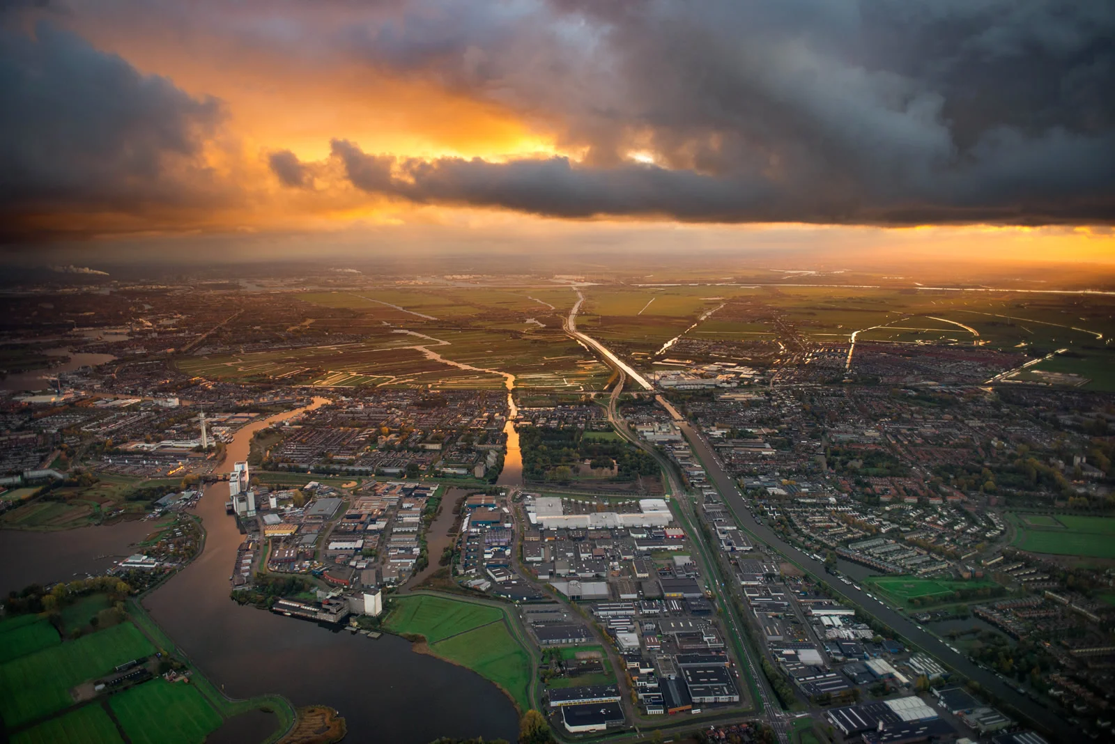 Dutch City 1600.jpg