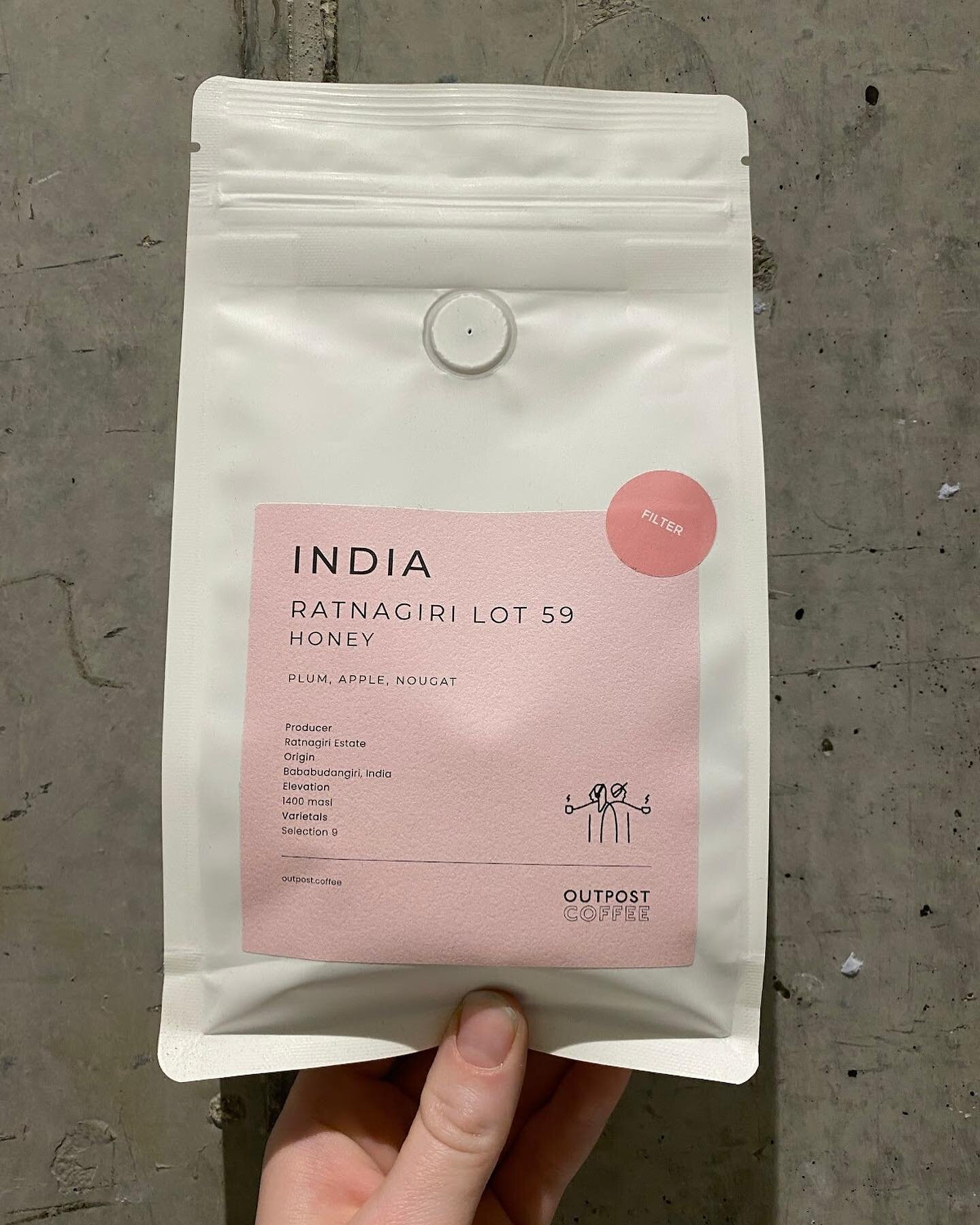 Last chance to try: Produced by the Ratnagiri Estate, India, Lot 59 tastes like plum, apple, and nougat. Honey processed Selection 9. We're loving this as an aeropress. Roasted by Outpost Coffee in Nottingham. ⁠
⁠
⁠
⁠
#IrisAndJune #CoffeeProducers #R