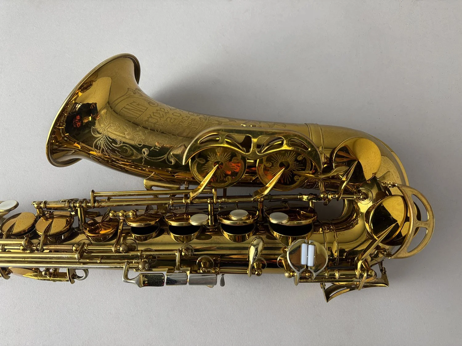 King-Super-20-Brass-Bell-Alto_352xxx_BarnardRepair_10.jpeg