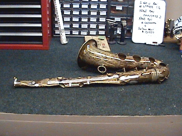 01-BarnardRepair_Selmer-MarkVI-Tenor-Side_before.jpg
