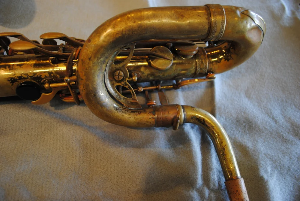 07-BarnardRepair_Selmer-MarkVI-Baritone-BodyTube_TopLoop_before.jpg