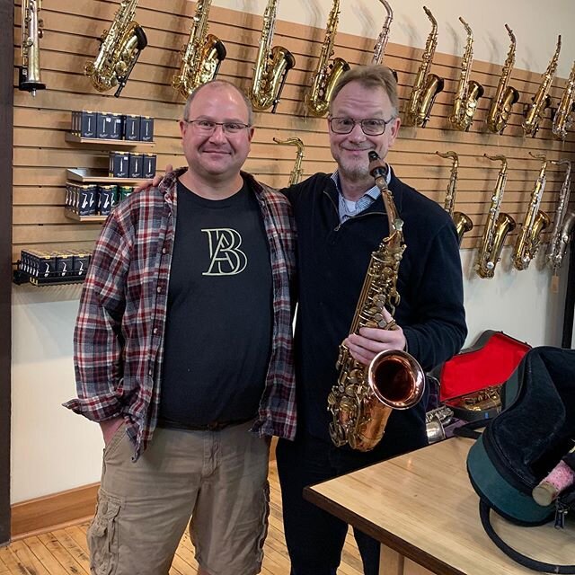 Very nice to have world-renowned saxophonist Arno Bornkamp in the shop today! #arnobornkamp #altosaxophone #classicalsaxophone #barnardrepair