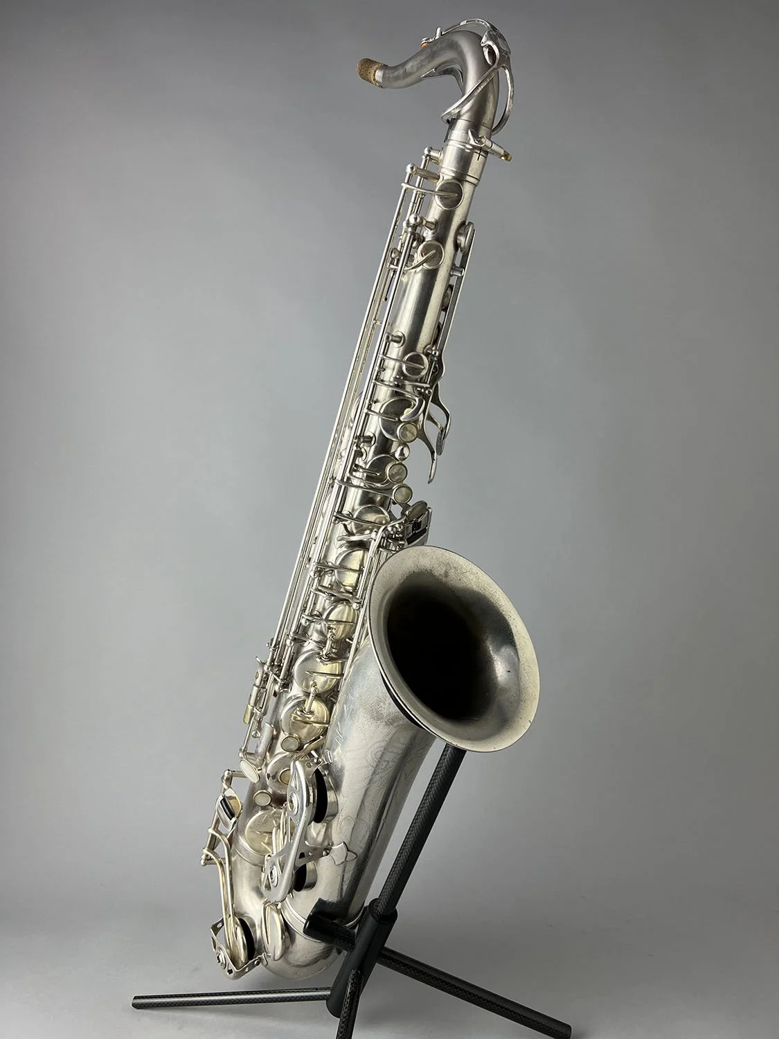 Borgoni-Jubilee-Tenor-Saxophone_195xxx_BarnardRepair_02.jpeg