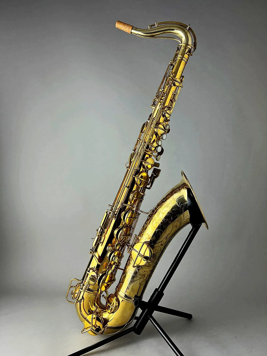 BarnardRepair_ForSale_Conn-NewWonder-Gold-Tenor_151xxx_Hero.jpg