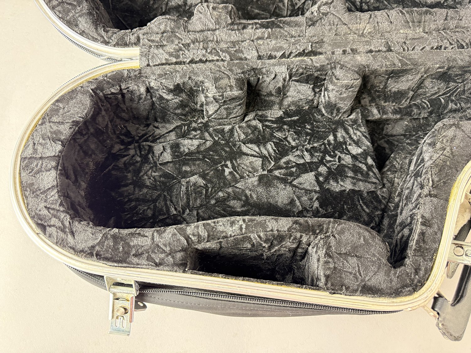 Walt-Johnson-Jean-Cavallaro-Alto-Case_BarnardRepair_05.jpeg