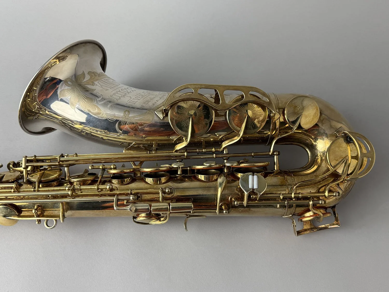 King-Super-20-Silver-Sonic-with-Gold-Plate-Tenor_349xxx_BarnardRepair_10.jpeg