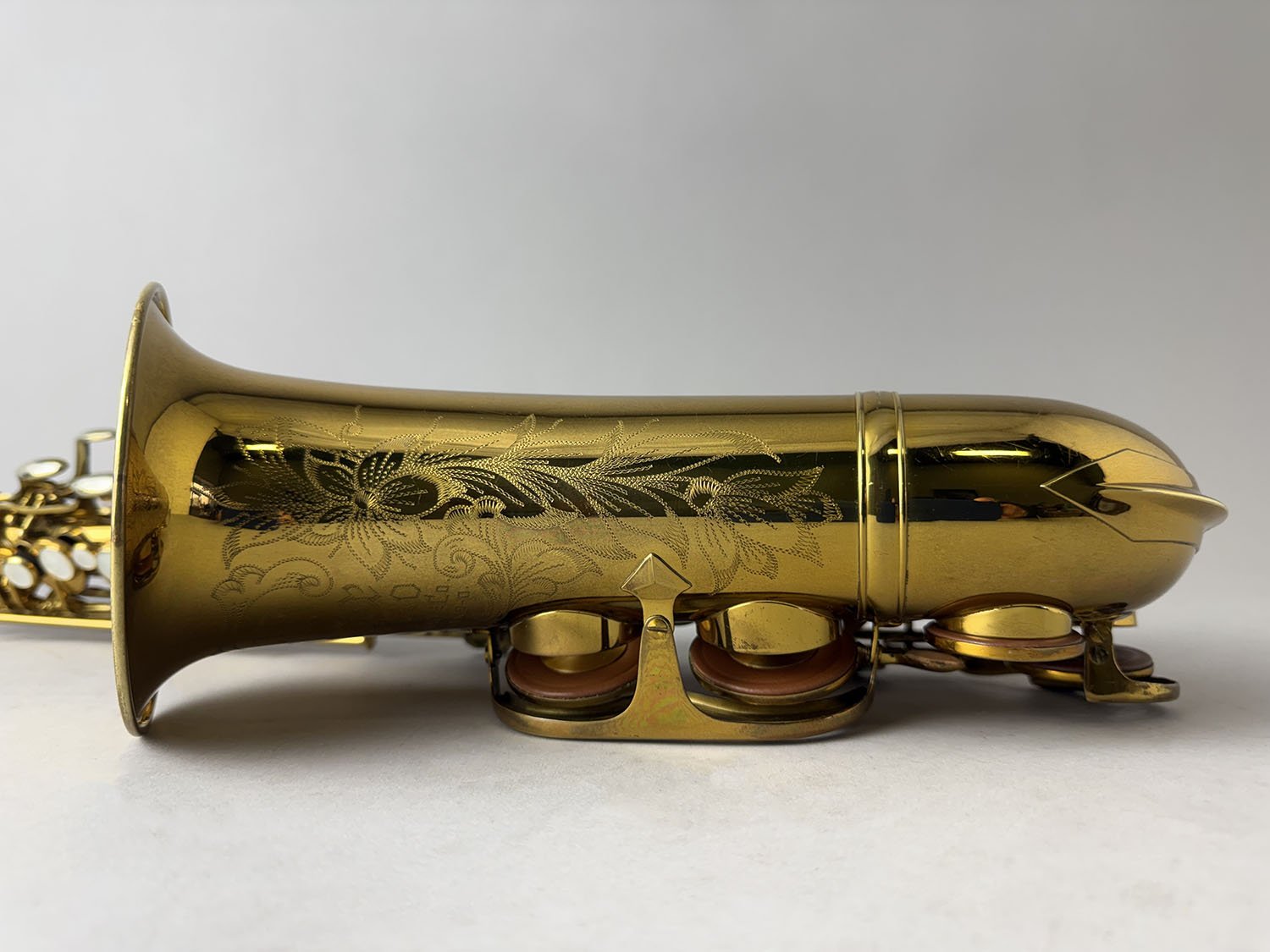 King-Super-20-Brass-Bell-Alto_352xxx_BarnardRepair_18.jpeg