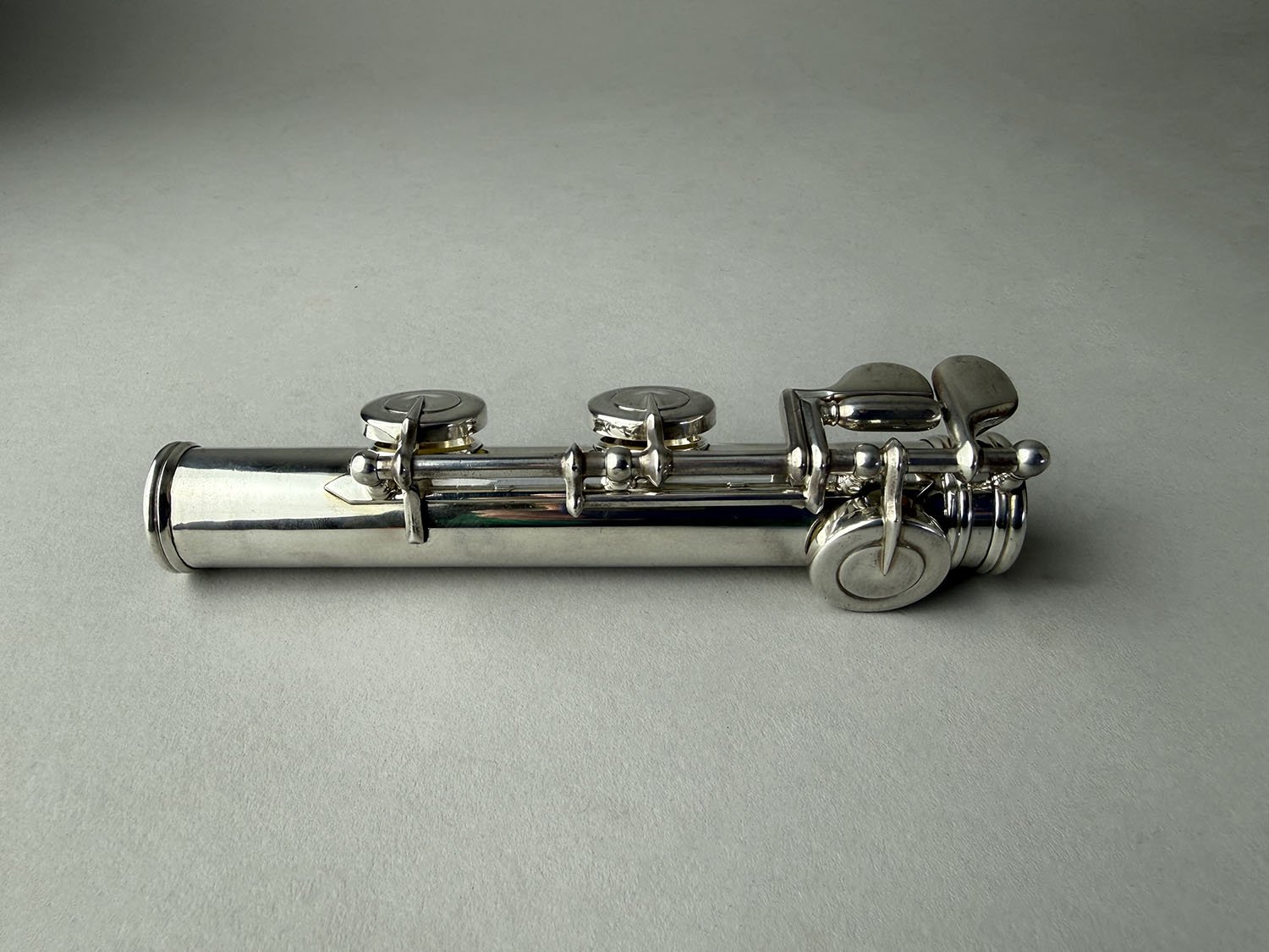 Haynes-Handmade-Open-Hole-C-Foot-Flute_32xxx_BarnardRepair_13.jpeg